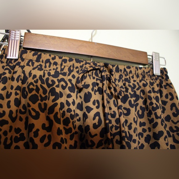 Sienna Sky Cheetah Print Women’s Small Shorts Ruffles and Elastic Waist XS - Picture 3 of 7